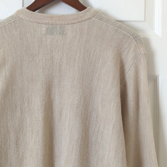 Izod 80's Vintage Classic Lightweight Embroidered Crest V-neck Sweater Beige M - Picture 11 of 11